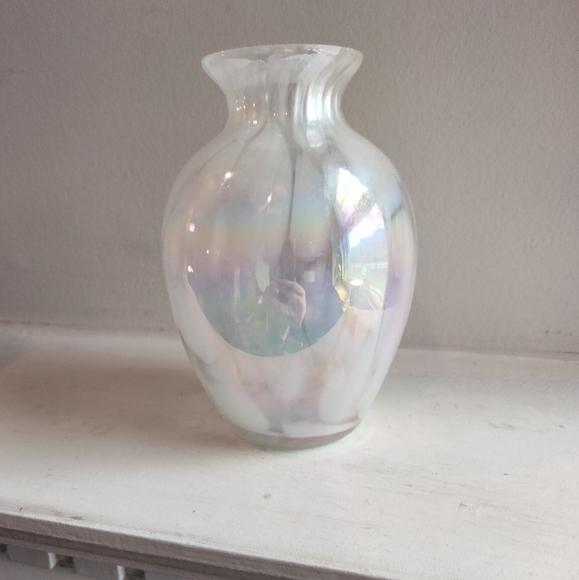 5" iridescent swirl urn mini glass vase - Picture 4 of 9